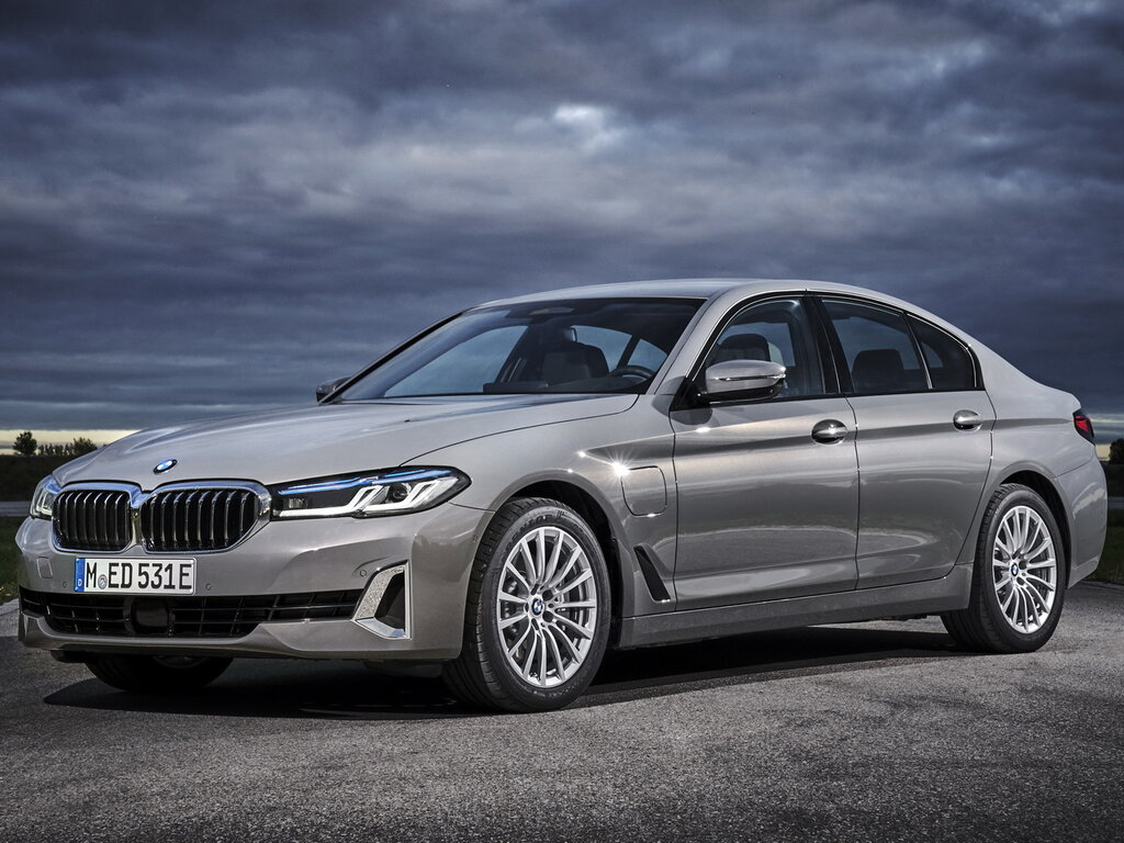 BMW 5-Series (G30) 7 поколение, рестайлинг, седан, гибрид (05.2020 -  н.в.)